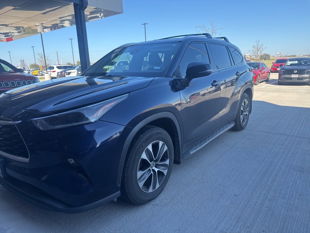 Used 2021 Toyota Highlander XLE