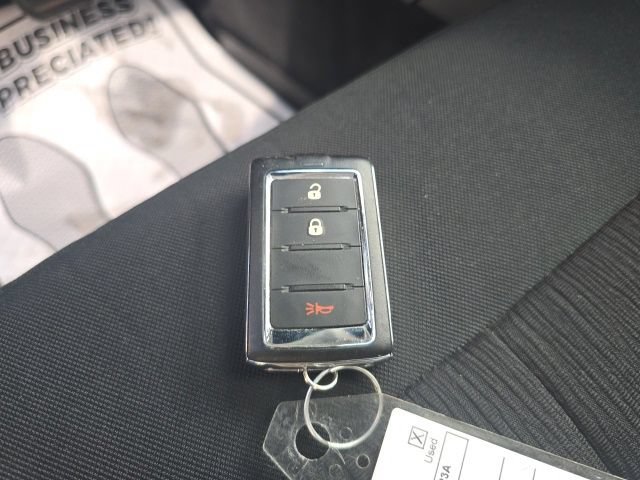 Used 2023 Jeep Grand Cherokee Laredo X AWD/4WD image 30