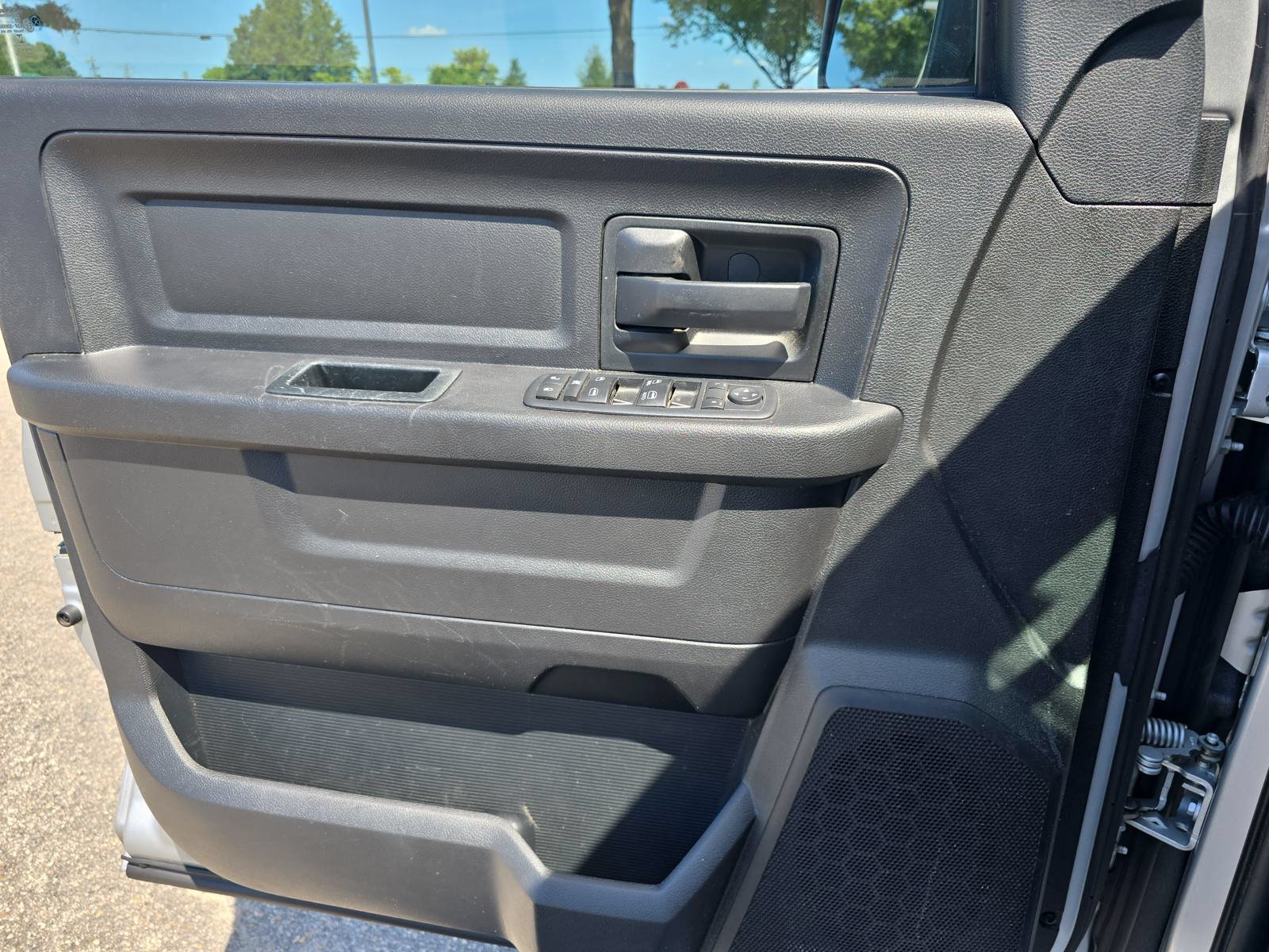 Used 2017 RAM 1500 Express RWD image 26