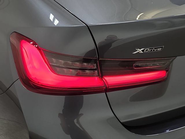Used 2022 BMW 330i xDrive Sedan w/ Premium Package AWD/4WD image 32