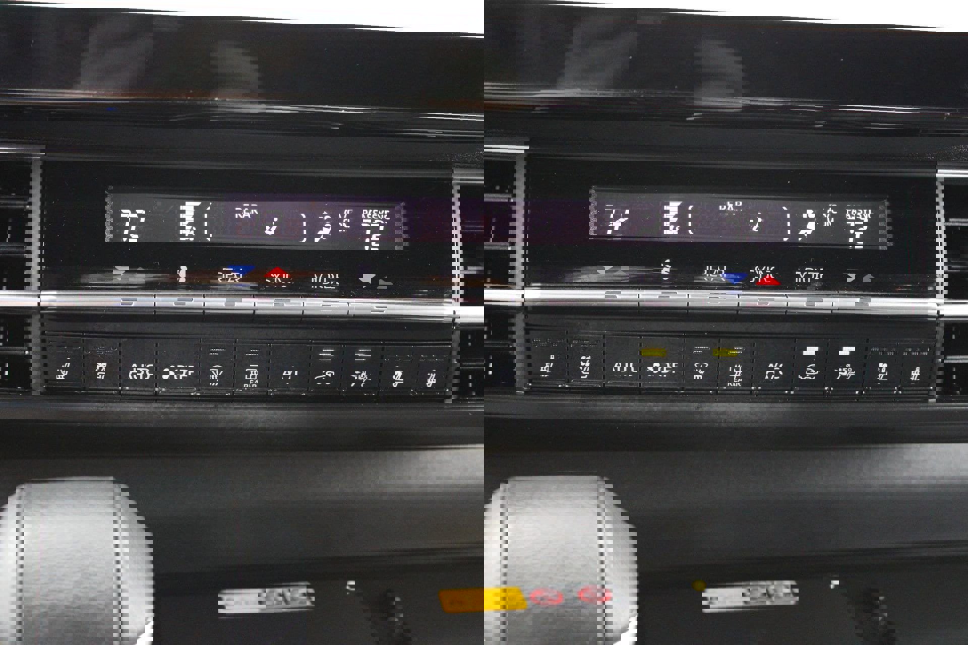 Used 2025 Toyota Sienna XSE w/ XSE Premium Package image 31