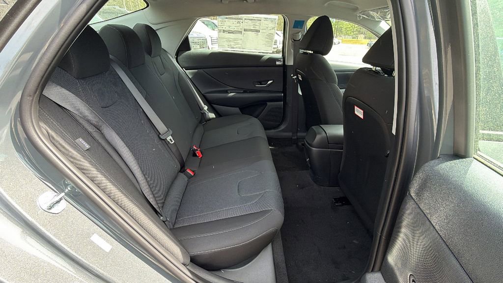New 2026 Hyundai Elantra SE image 15