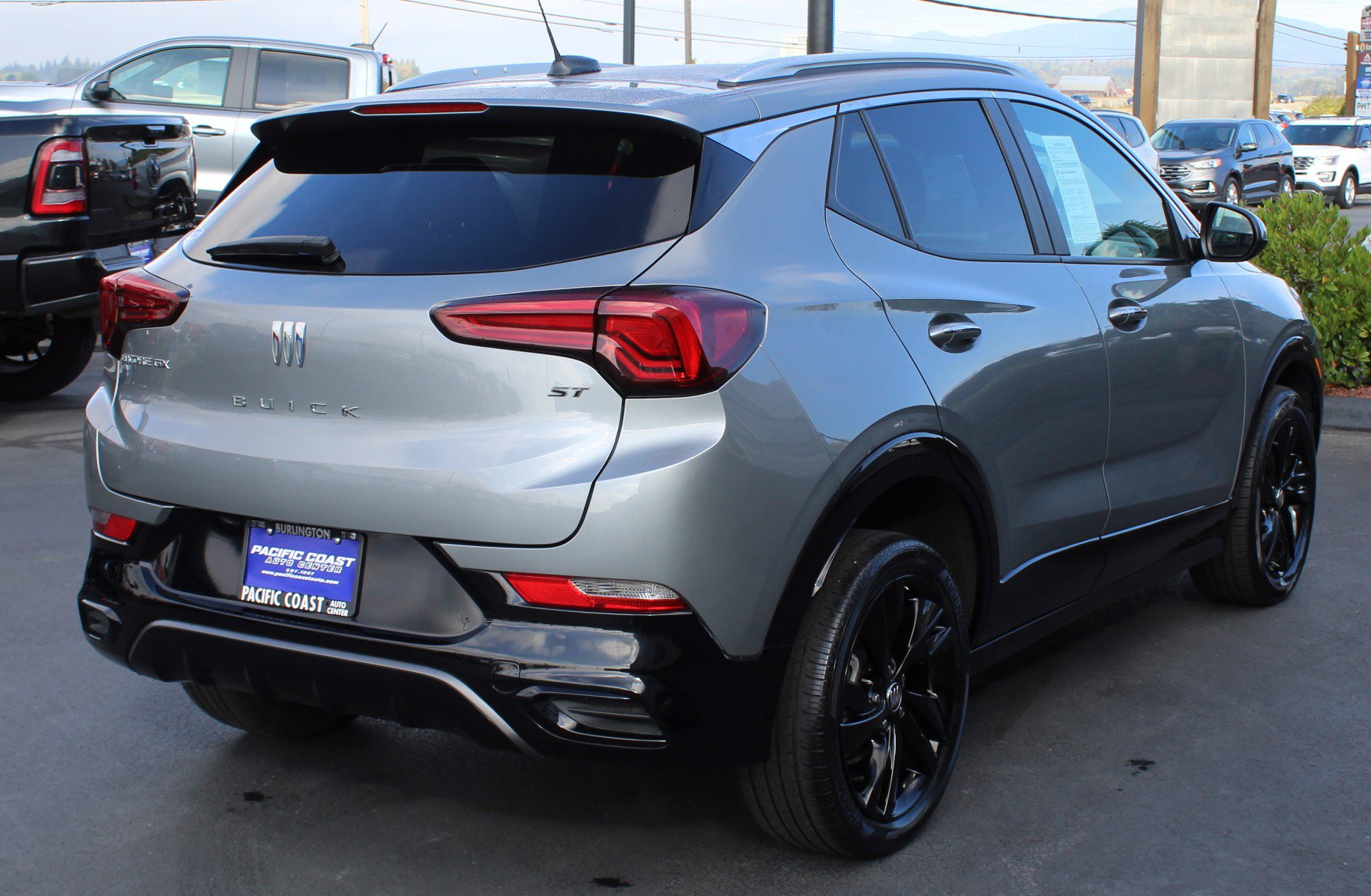 Used 2024 Buick Encore GX Sport Touring image 6