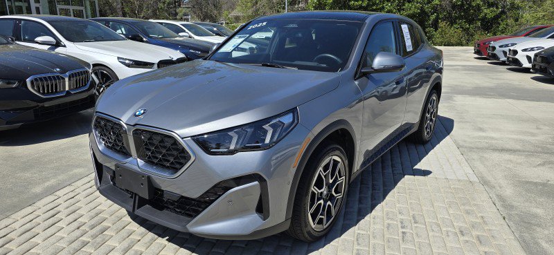 Certified 2025 BMW X2 xDrive28i w/ Premium Package image 9