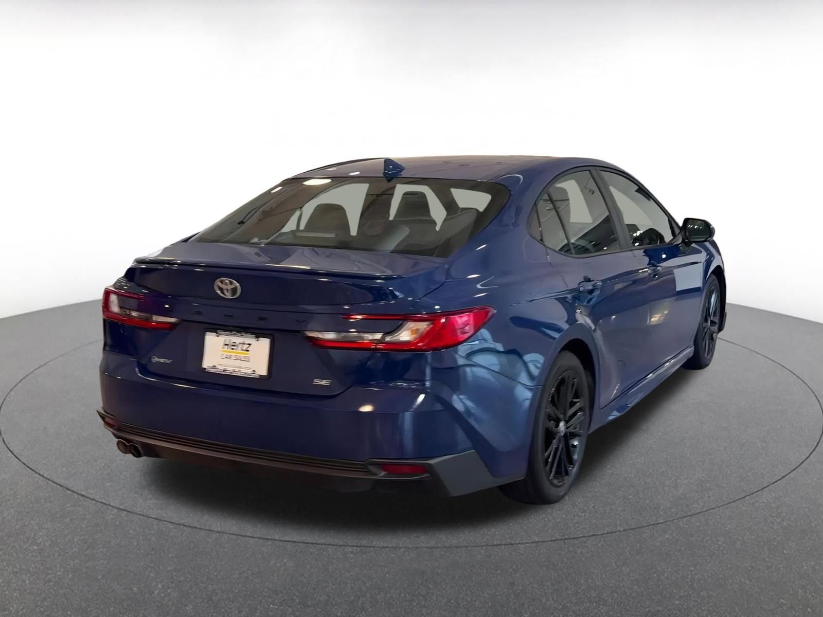 Used 2025 Toyota Camry SE image 15