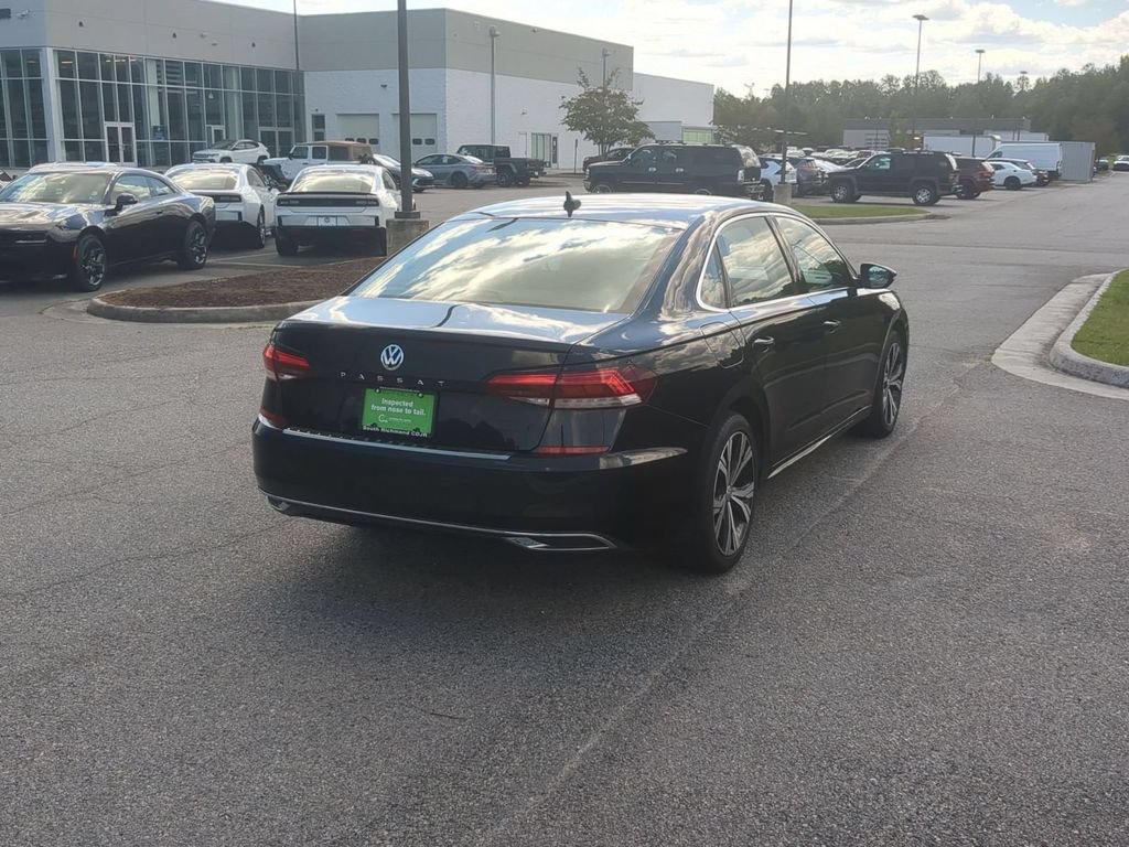 Used 2022 Volkswagen Passat 2.0T SE FWD image 5