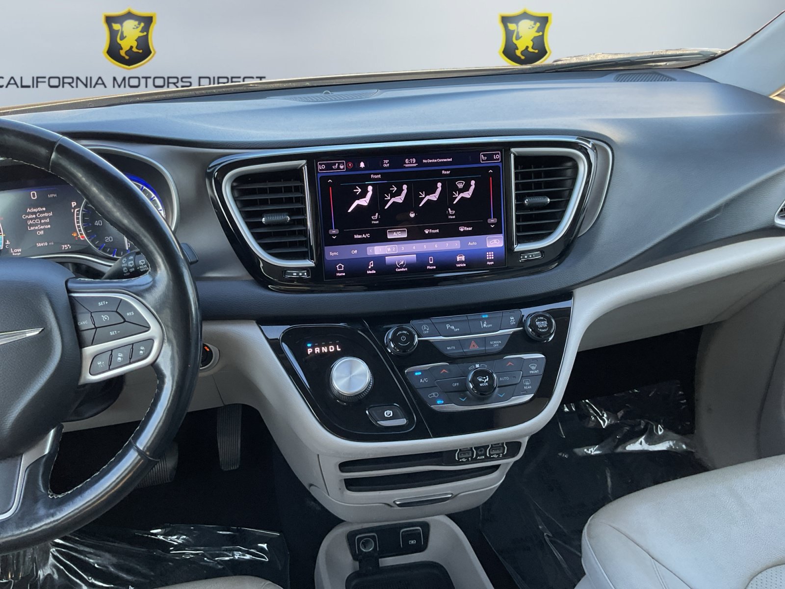 Used 2021 Chrysler Pacifica Touring-L FWD image 13