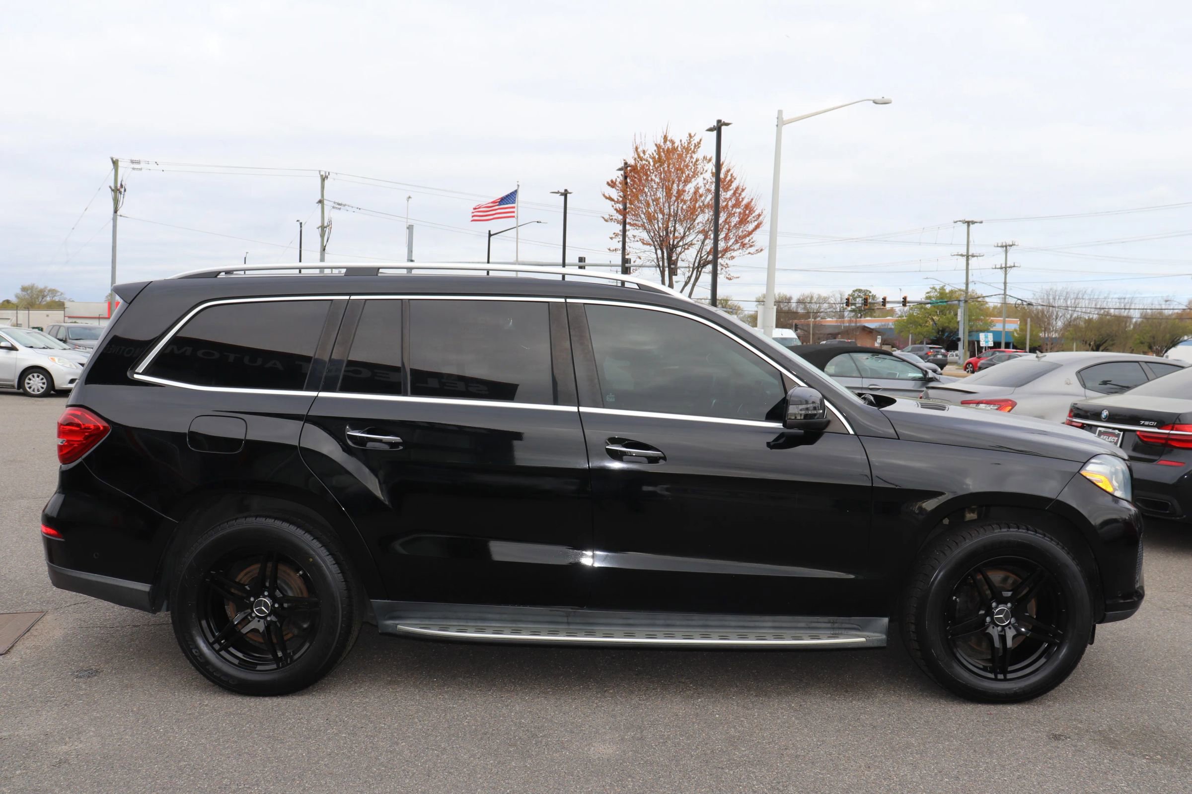 Used 2017 Mercedes-Benz GLS 450 4MATIC w/ Premium Package image 17
