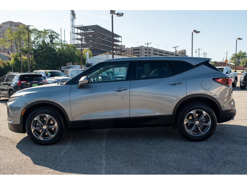 Used 2025 Chevrolet Blazer LT AWD/4WD image 5