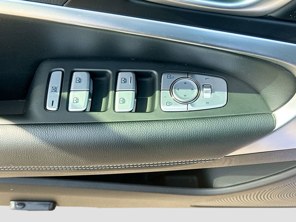 Used 2021 Genesis G70 2.0T image 17