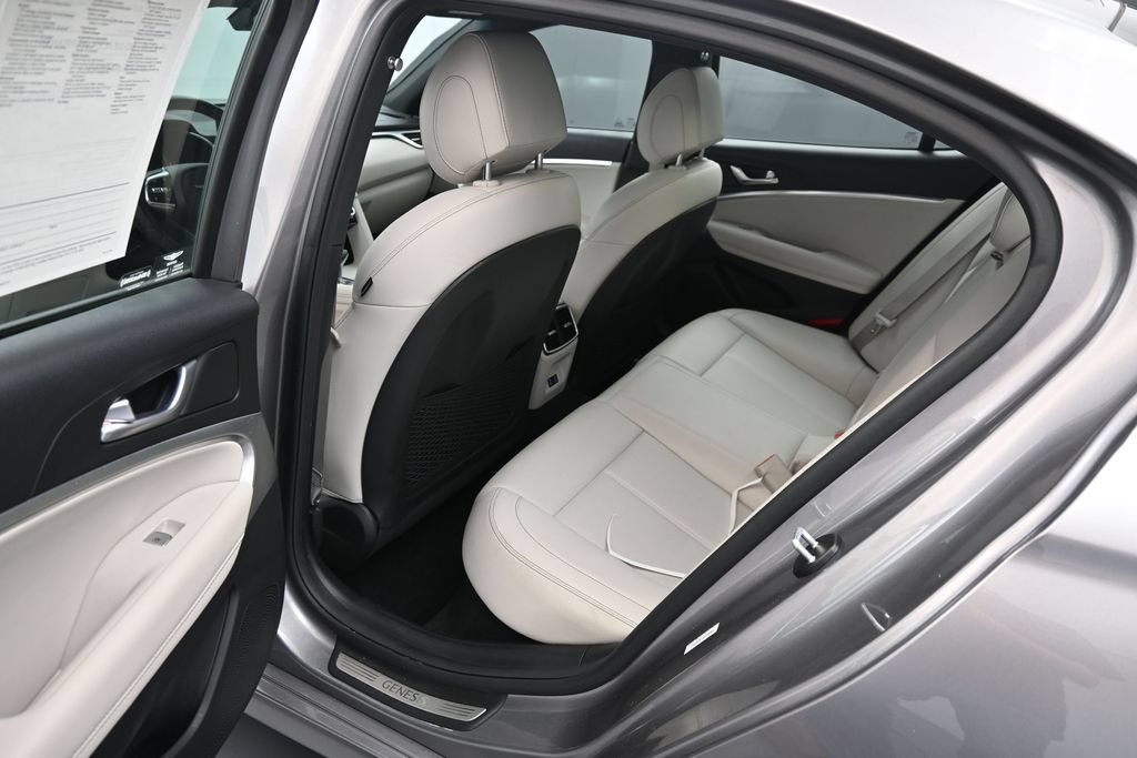 Used 2025 Genesis G70 2.5T RWD image 18
