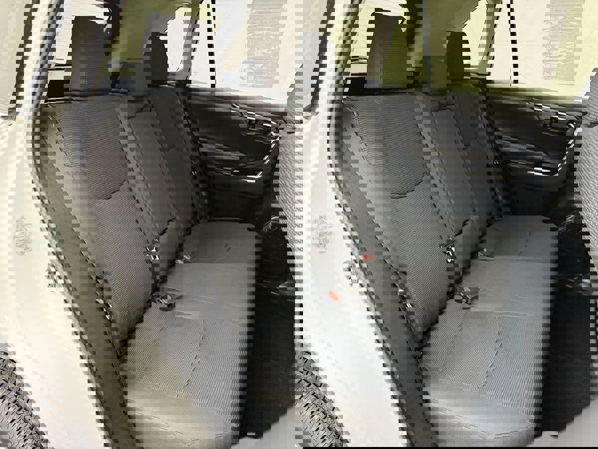 Used 2019 Toyota RAV4 LE image 21