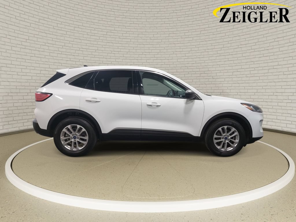 Used 2022 Ford Escape SE w/ Convenience Package AWD/4WD image 4