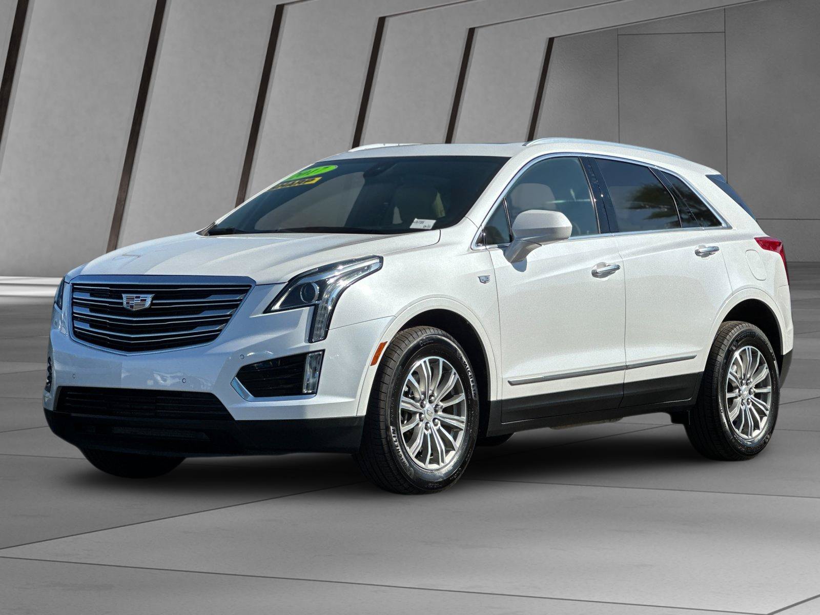 Used 2017 Cadillac XT5 Luxury w/ Driver Awareness Package AWD/4WD image 8