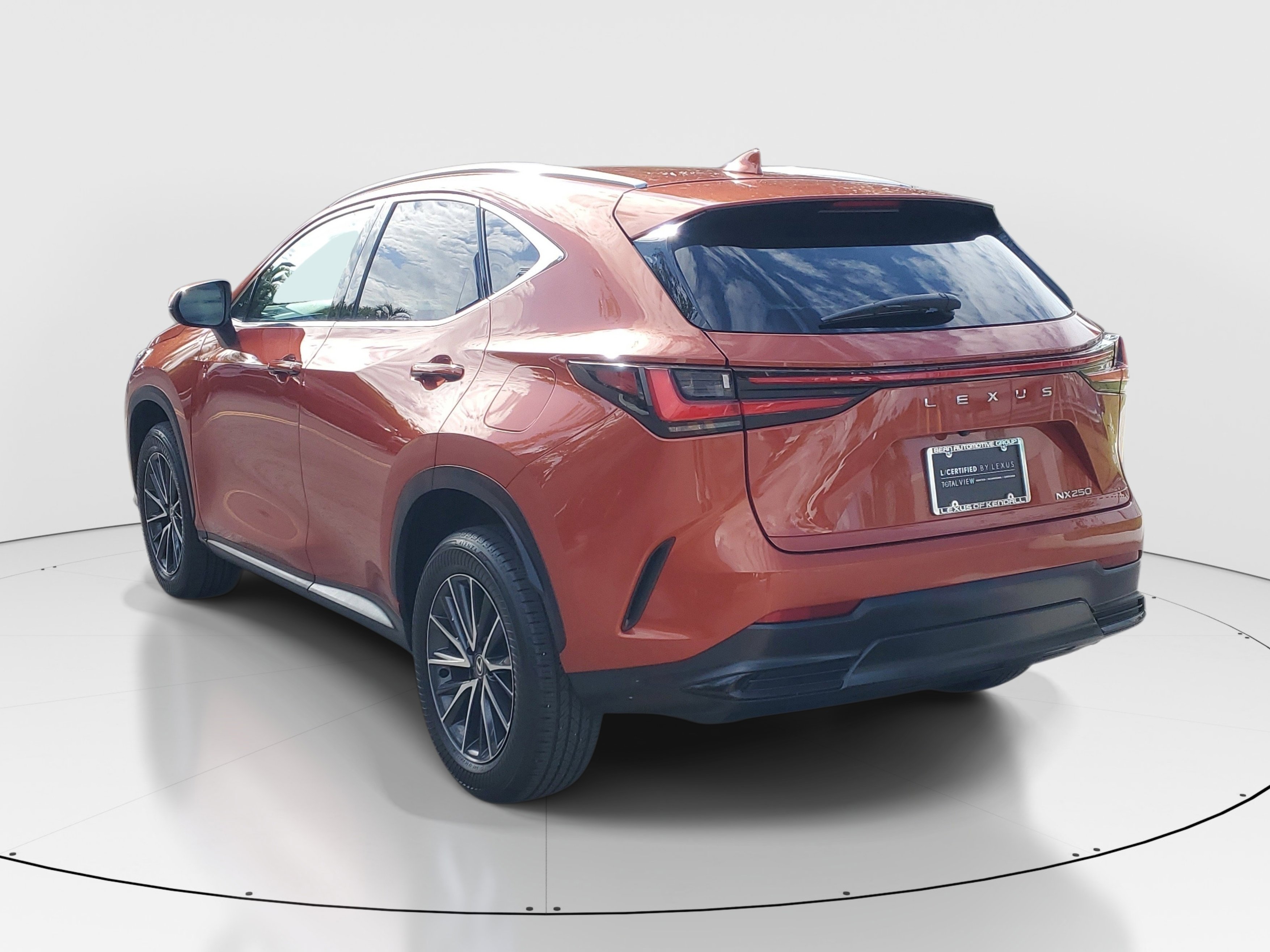 Used 2024 Lexus NX 250 FWD w/ Towing Package (2000 Lbs) image 5