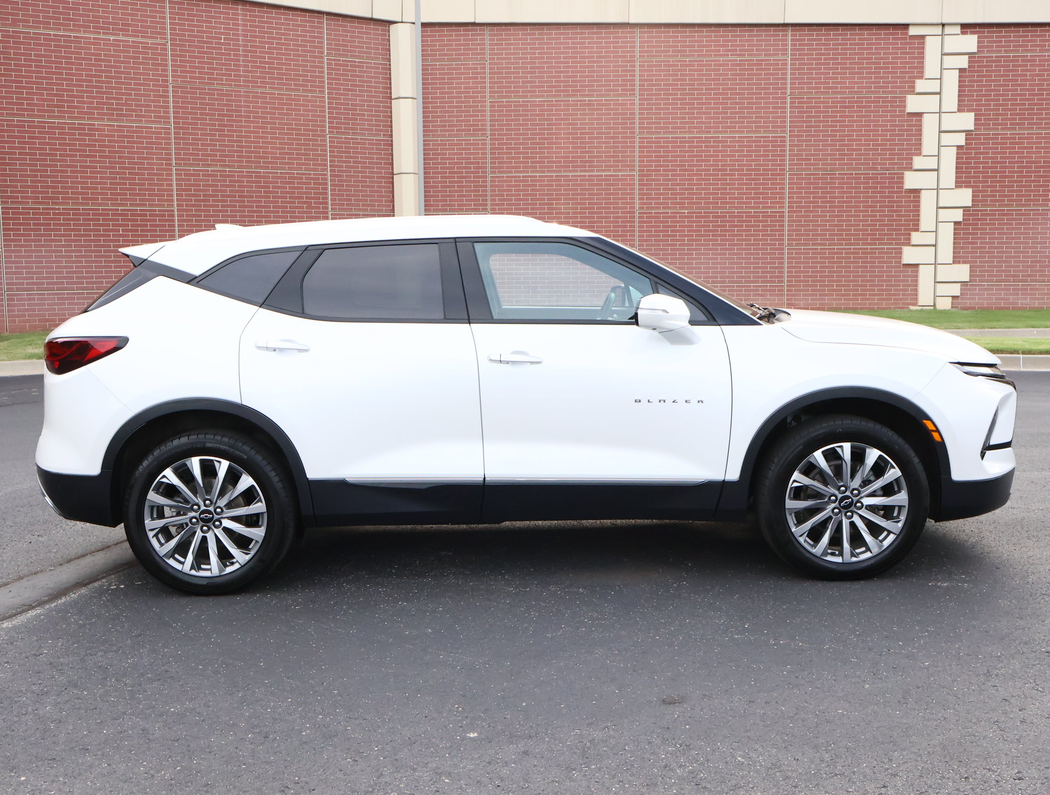 Used 2024 Chevrolet Blazer Premier w/ Driver Confidence II Package FWD image 35
