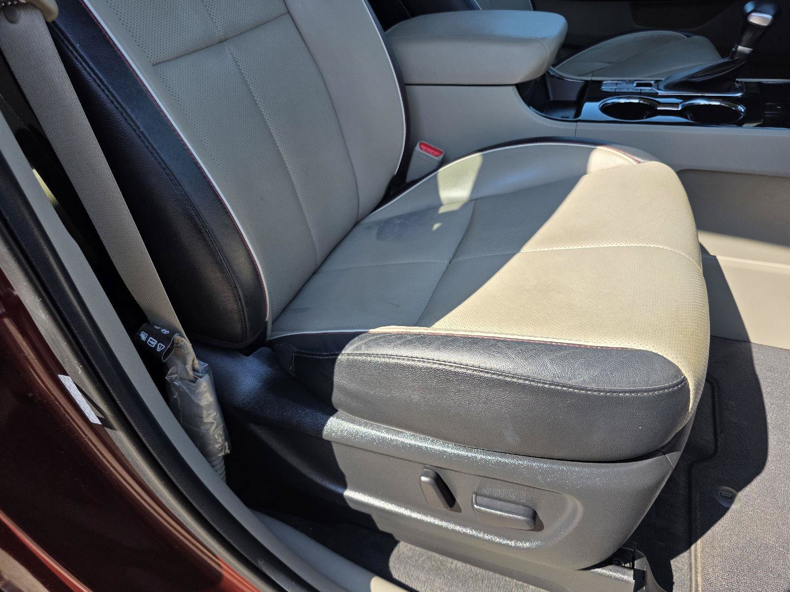 Used 2019 Kia Sedona SX FWD image 35