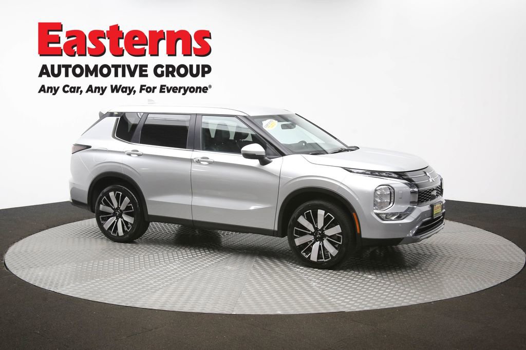 Used 2025 Mitsubishi Outlander SE AWD/4WD image 49