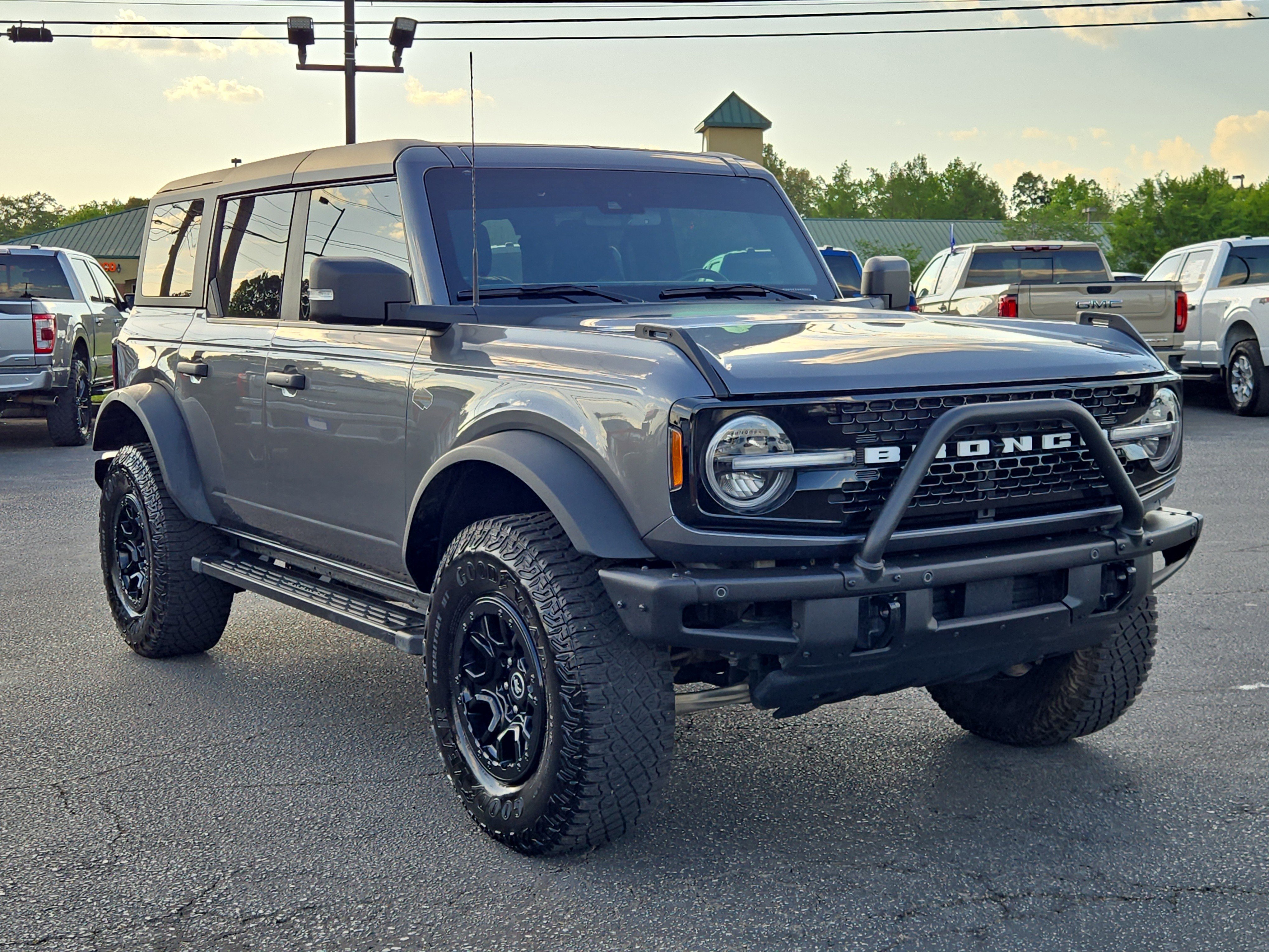 Used 2022 Ford Bronco Wildtrak image 4