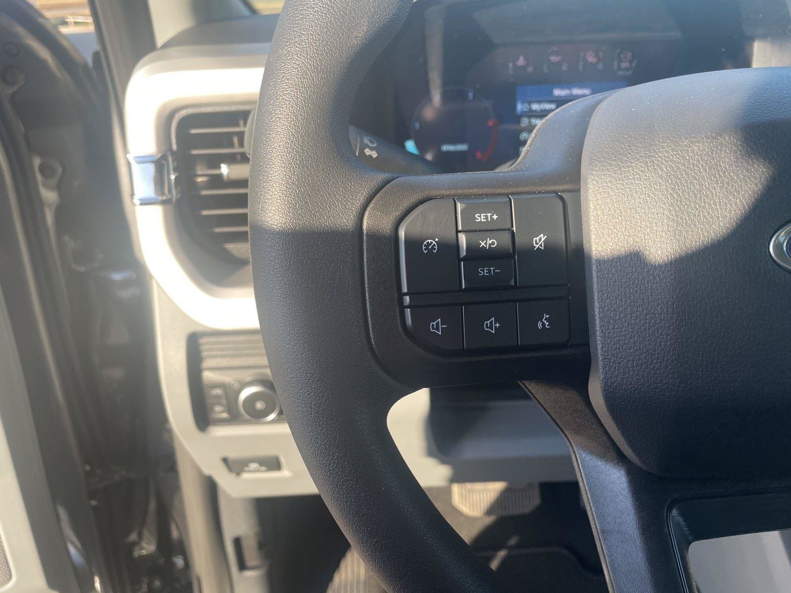 New 2026 Ford F250 XLT w/ XLT Premium Package AWD/4WD image 16