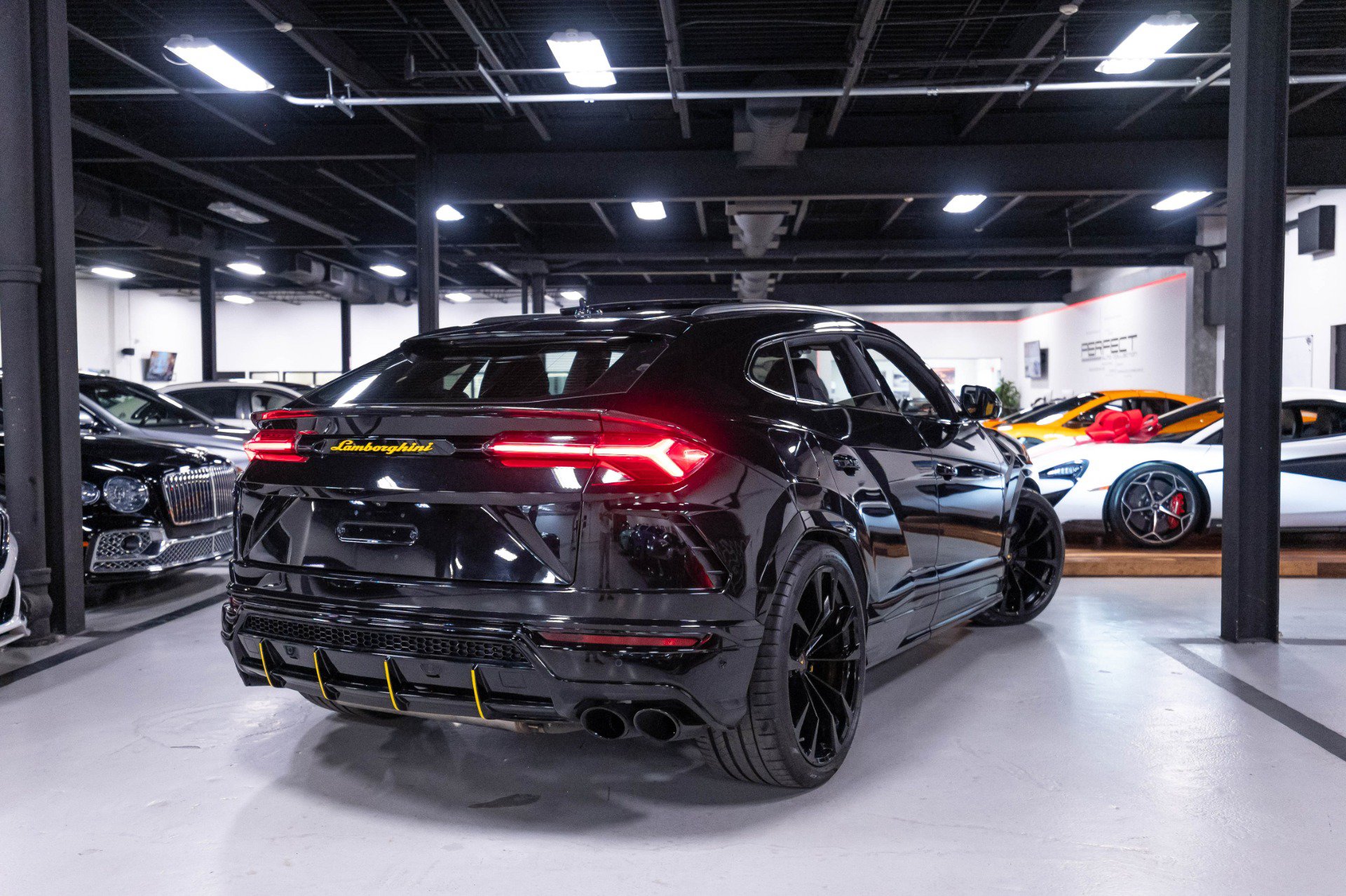 Used 2019 Lamborghini Urus AWD/4WD image 88