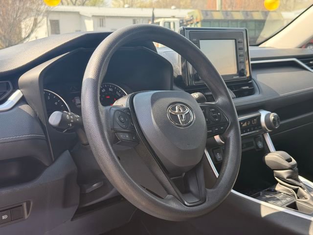 Used 2021 Toyota RAV4 XLE image 27