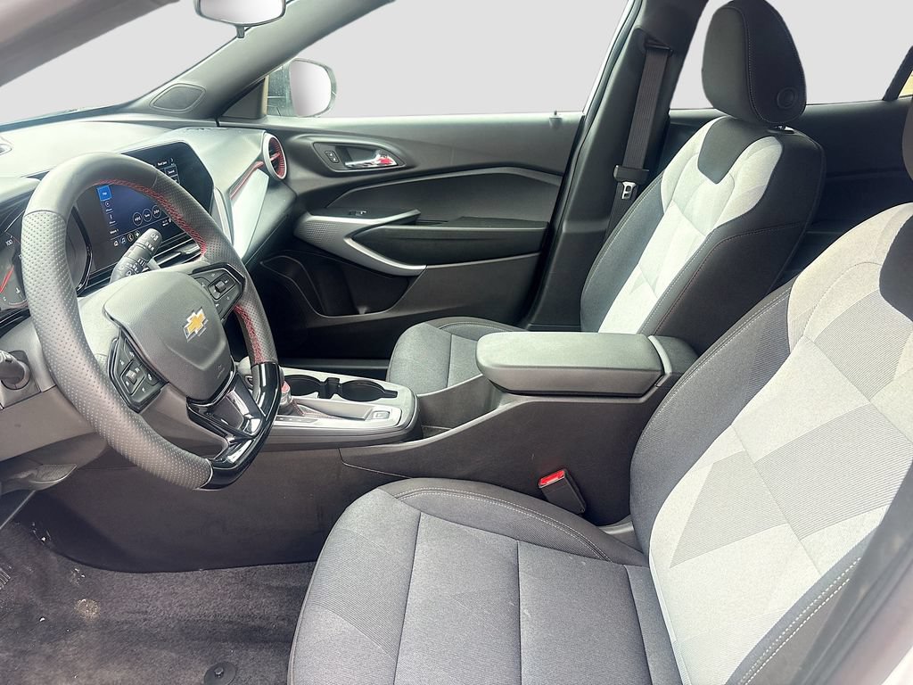 Used 2026 Chevrolet Trax RS FWD image 20
