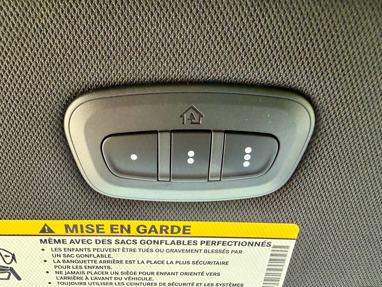 New 2027 Chrysler Pacifica Select FWD image 31