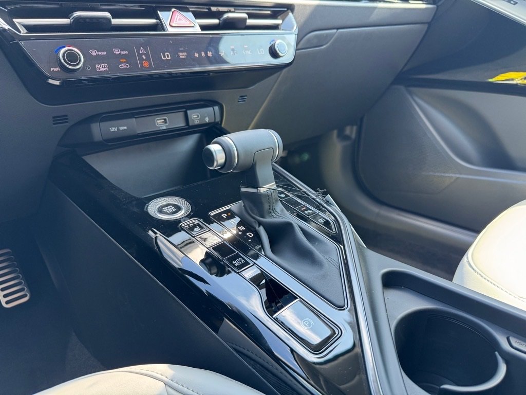 New 2025 Kia Niro EX Touring image 15