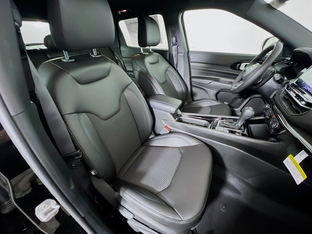 New 2026 Jeep Compass Latitude AWD/4WD image 25