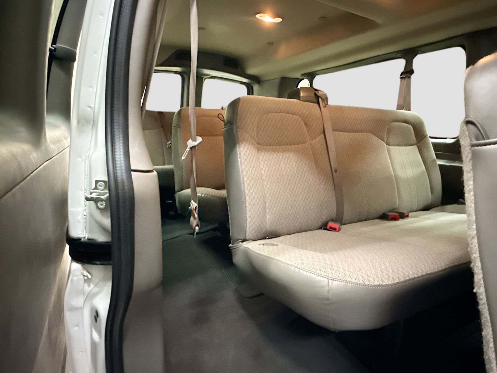 Used 2025 Chevrolet Express 3500 LT w/ LT Preferred Equipment Group RWD image 26