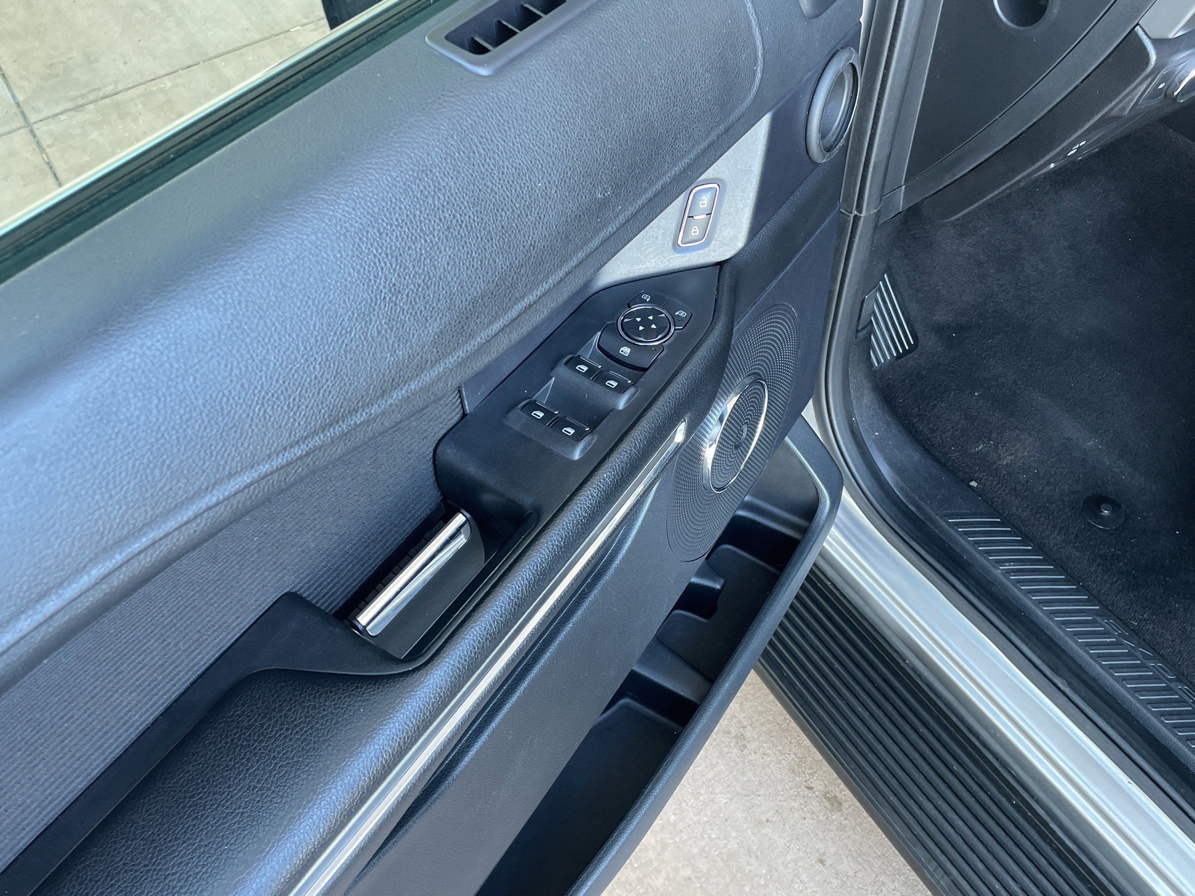 Used 2021 Ford Expedition XLT image 15