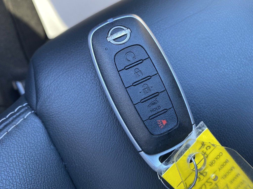 Used 2023 Nissan Rogue SL image 32