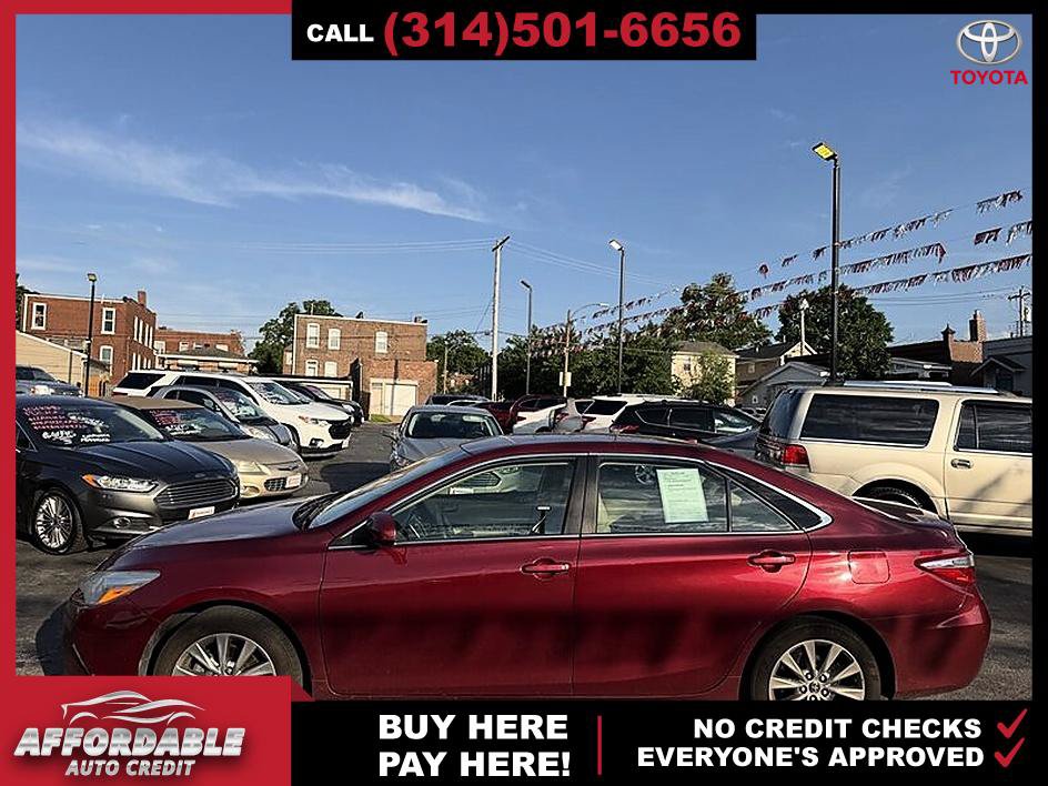 Used 2016 Toyota Camry XLE FWD image 2