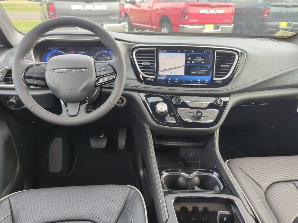 New 2027 Chrysler Pacifica Limited AWD/4WD image 34