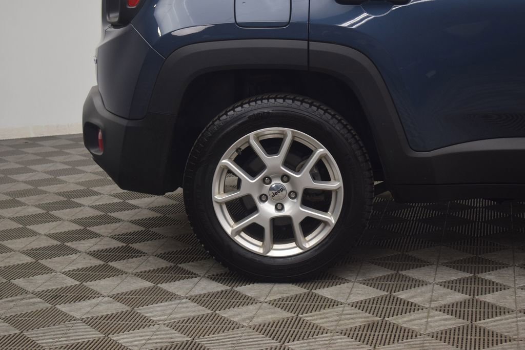 Used 2022 Jeep Renegade Latitude w/ Convenience Group AWD/4WD image 31