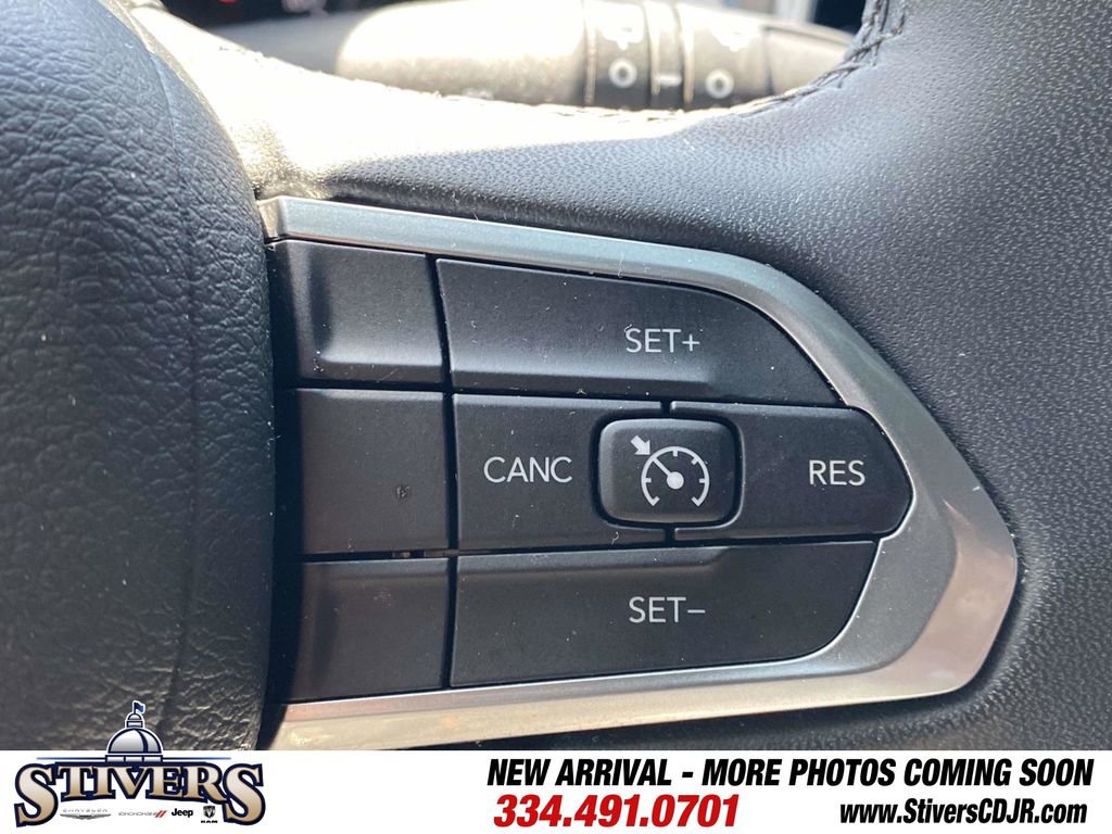 Used 2025 Jeep Compass Latitude image 29