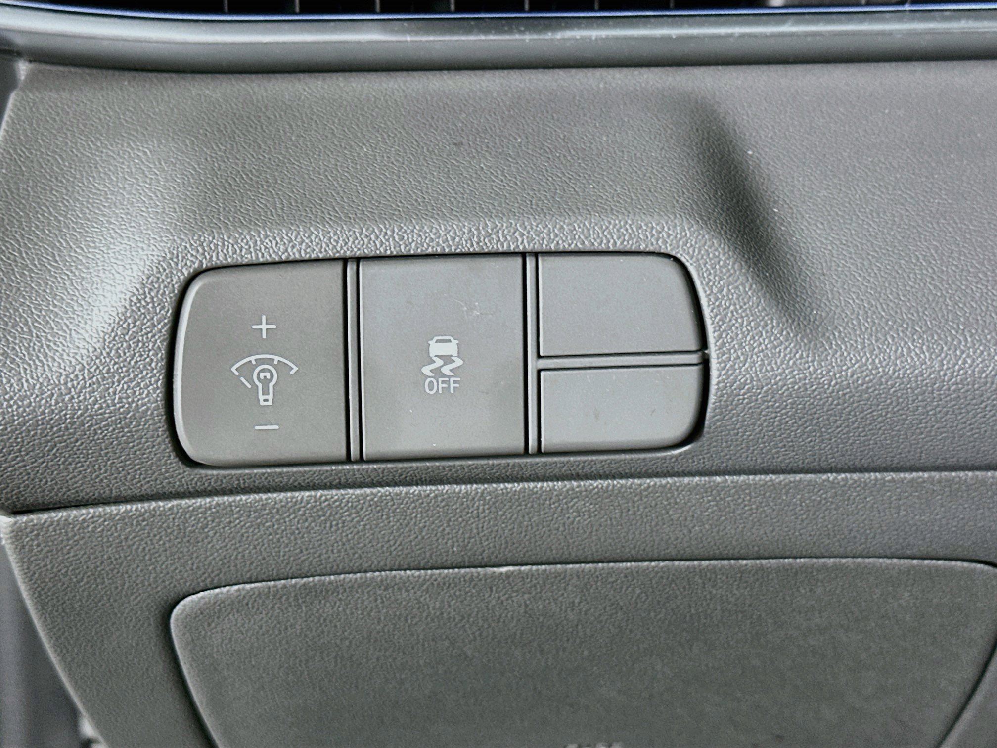 Used 2025 Hyundai Elantra SEL FWD image 17