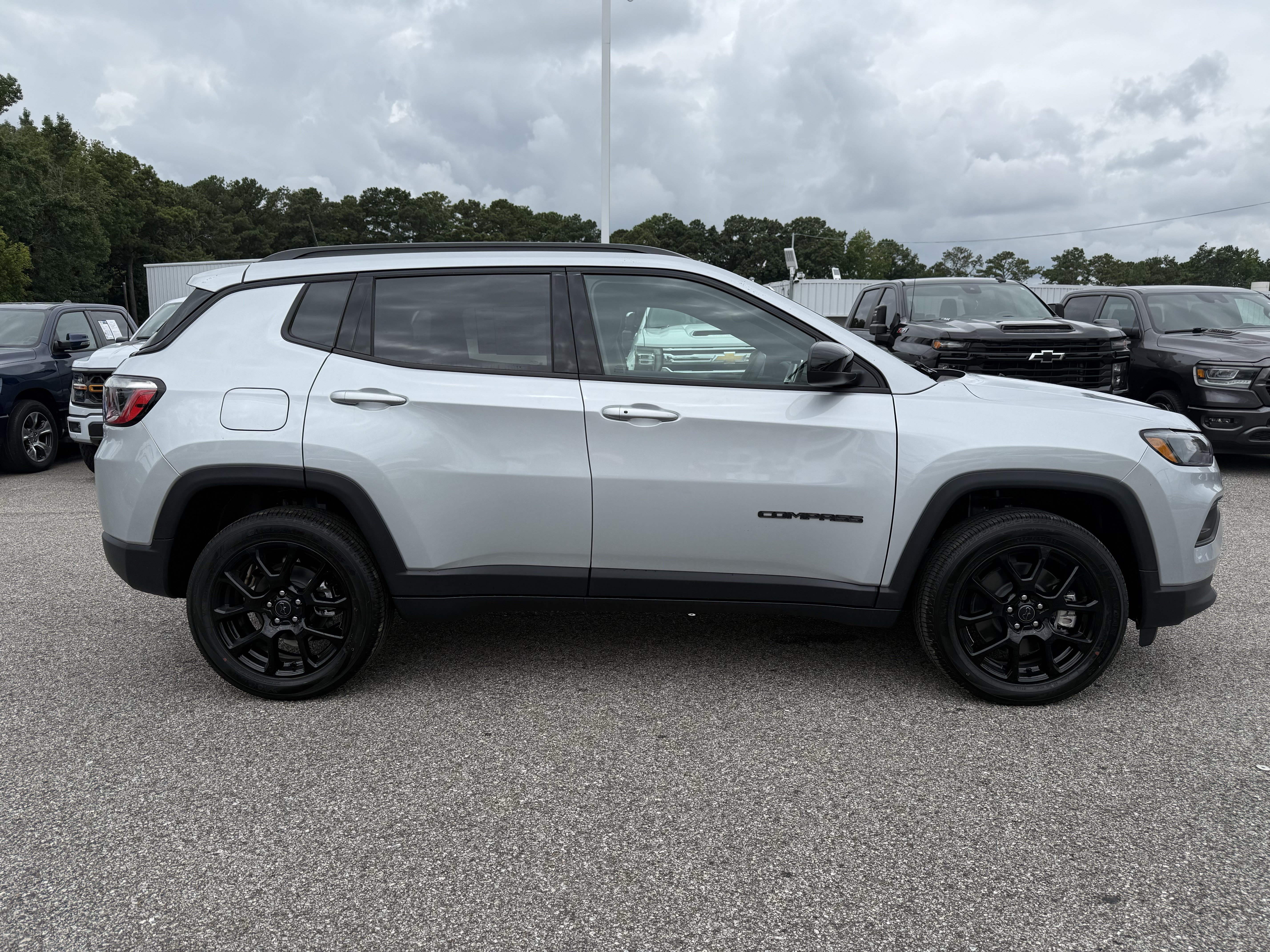 New 2026 Jeep Compass Latitude AWD/4WD image 11