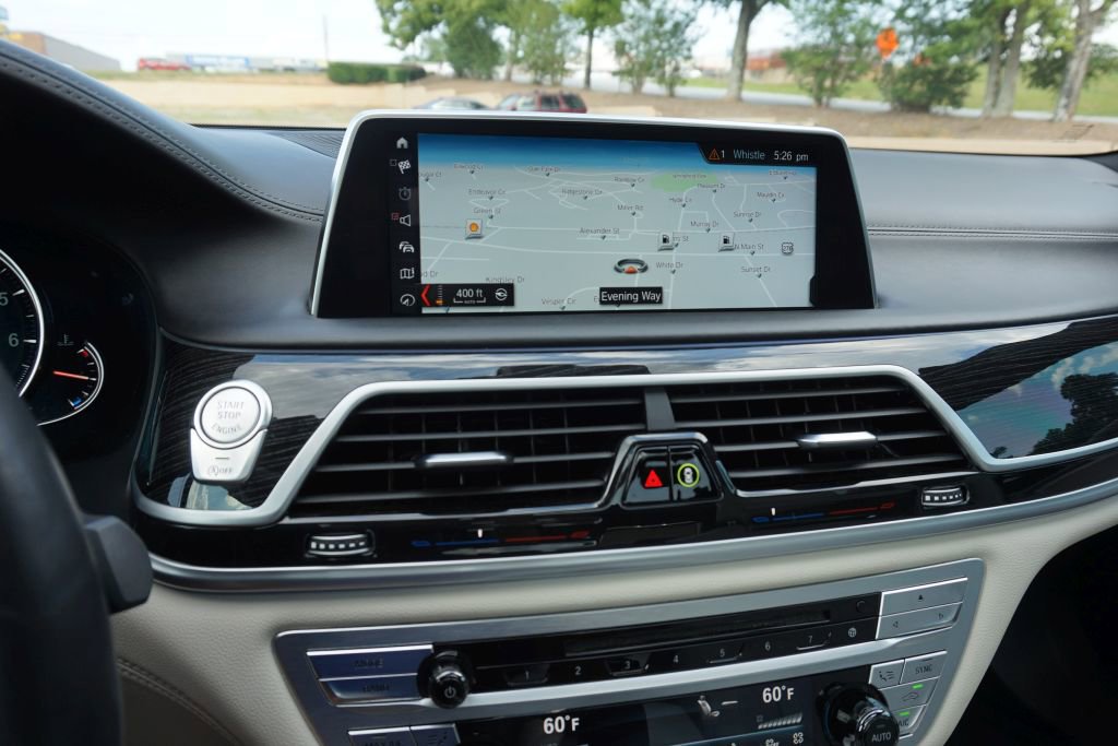 Used 2019 BMW 750i w/ Executive Package image 45