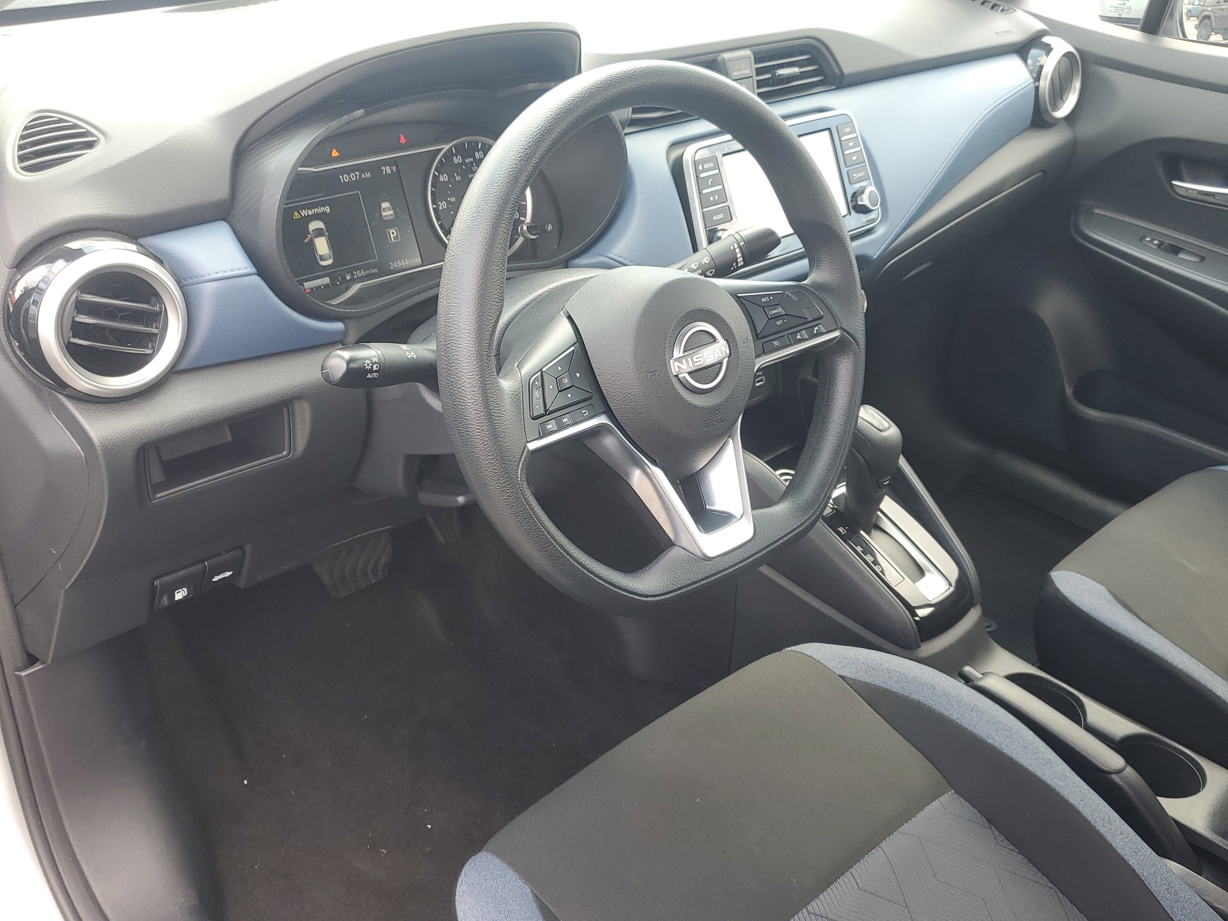 Used 2025 Nissan Versa SV FWD image 10