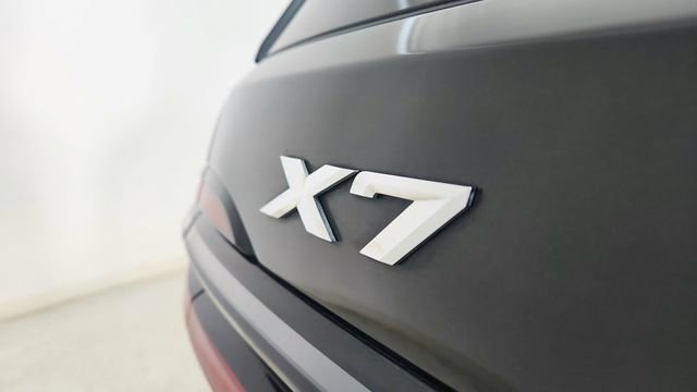 Used 2024 BMW X7 xDrive40i w/ M Sport Package image 18