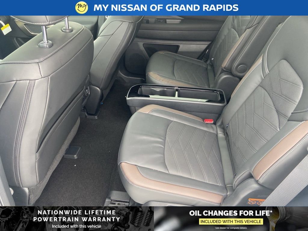 New 2025 Nissan Pathfinder Platinum image 19