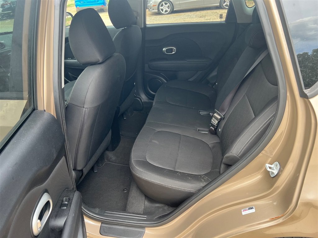Used 2014 Kia Soul FWD image 17