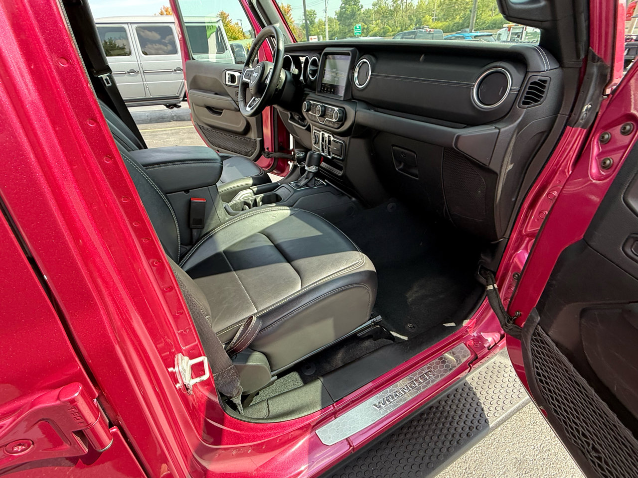 Used 2022 Jeep Wrangler Unlimited Sahara w/ Cold Weather Group image 42