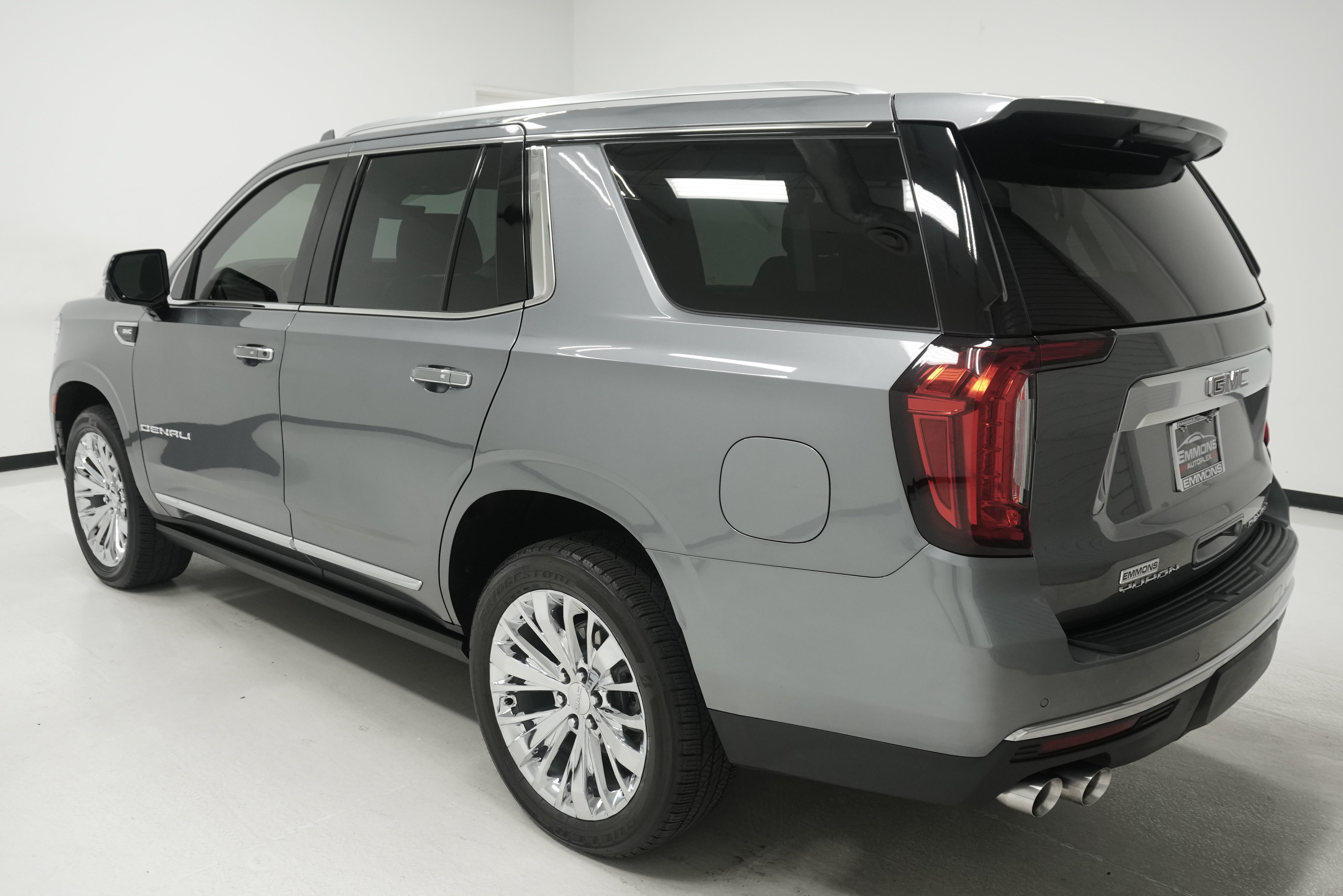 Used 2021 GMC Yukon Denali w/ Denali Premium Package AWD/4WD image 5