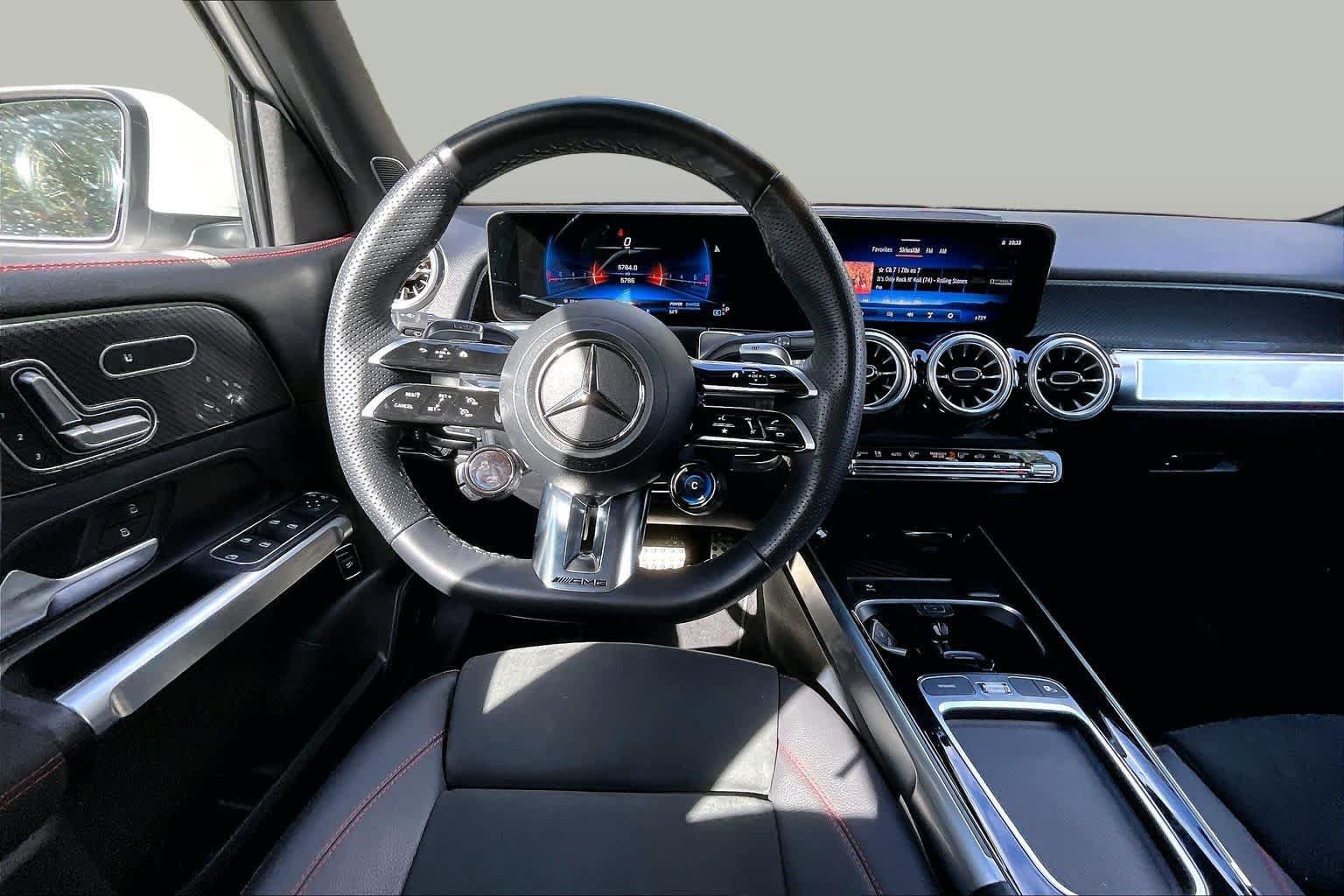 Used 2025 Mercedes-Benz GLB 35 AMG 4MATIC image 6