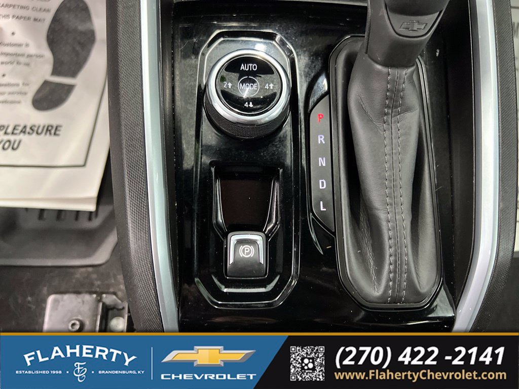 Used 2025 Chevrolet Colorado Trail Boss AWD/4WD image 30