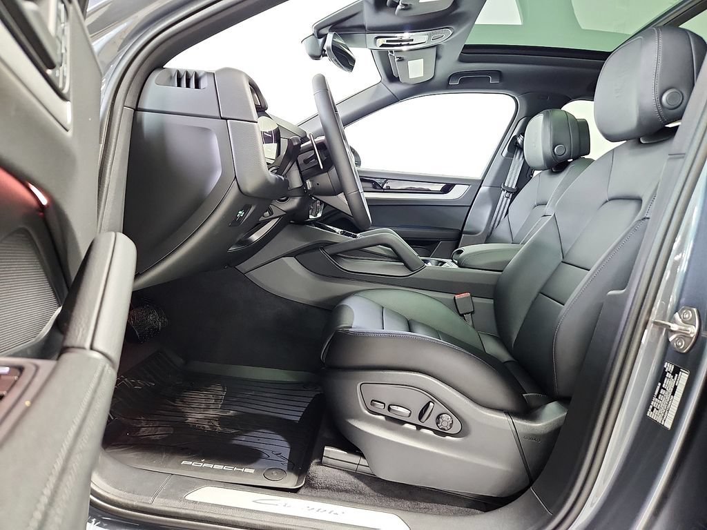 New 2026 Porsche Cayenne AWD/4WD image 5