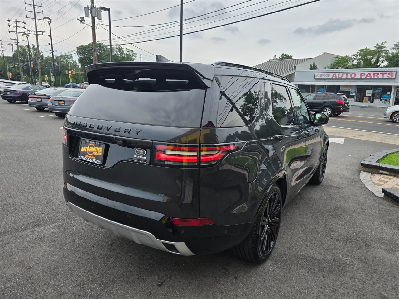 Used 2019 Land Rover Discovery HSE AWD/4WD image 3